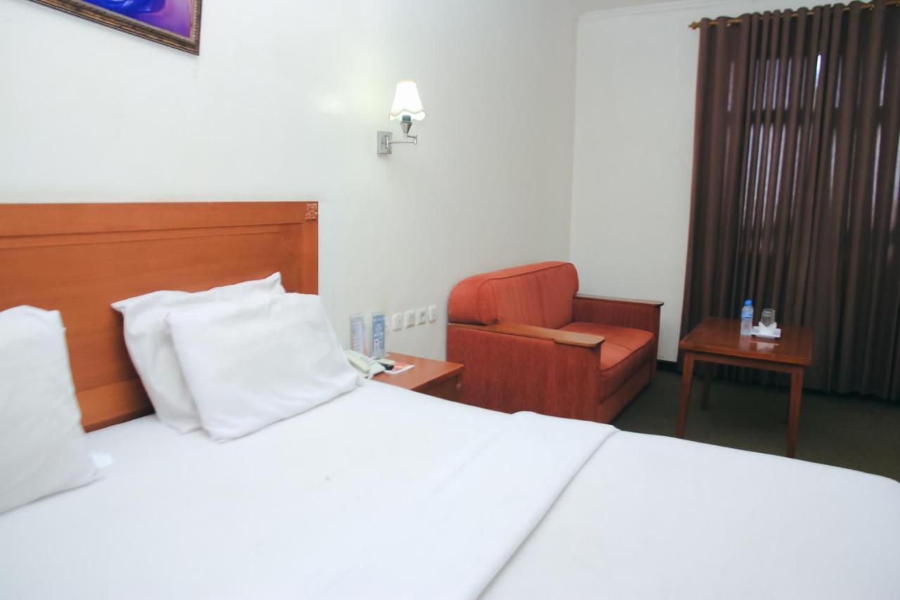 Hotel Bumi Asih Padangsidimpuan Batubelubang Exterior photo