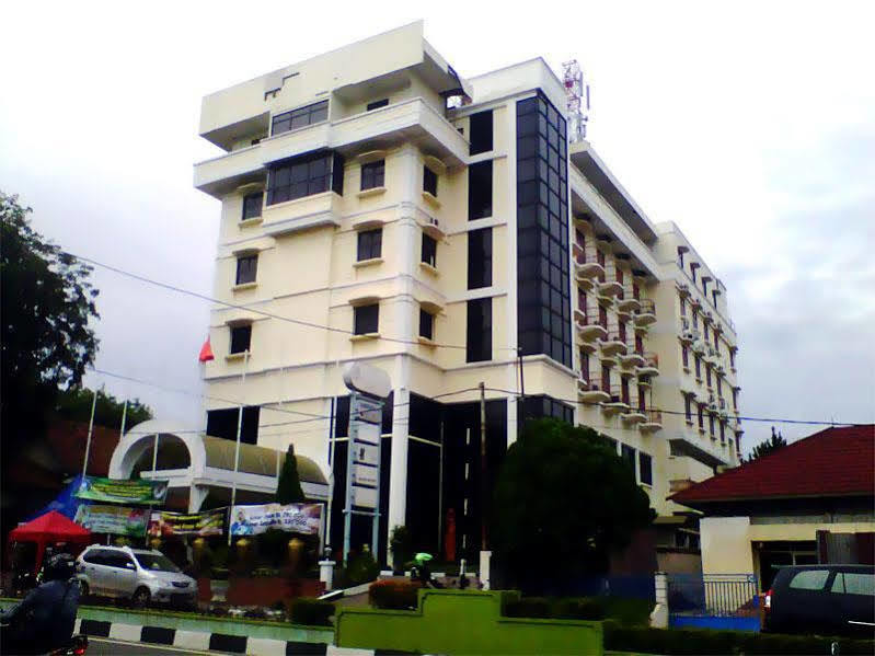 Hotel Bumi Asih Padangsidimpuan Batubelubang Exterior photo