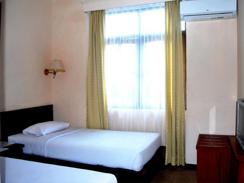 Hotel Bumi Asih Padangsidimpuan Batubelubang Exterior photo